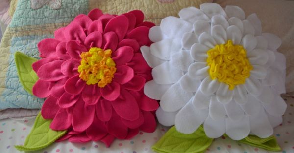 Almofada Flor Feita de Feltro – Material Passo a Passo
