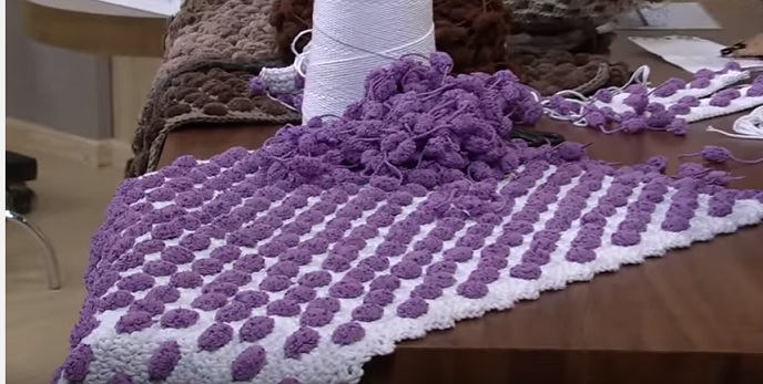 Tapete Bolinha Com Barbante e Lã Pompom – Material e Vídeo