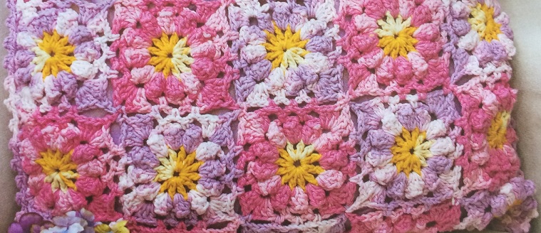 almofada-floral-em-croche