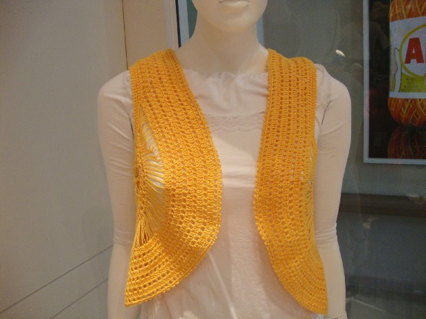 colete-amarelo-em-croche-material-e-como-fazer