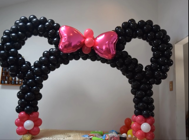 Arco de Balões Minnie Mouse – Decoração de Festa