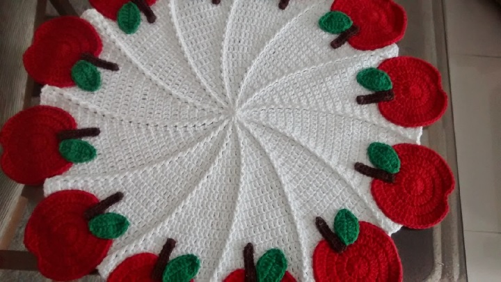 Toalha de Mesa Maçã Crochê – Material e Receita