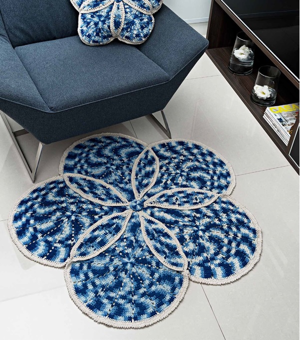 Tapete e Almofada Azul Cru Em Crochê – Material e Receita