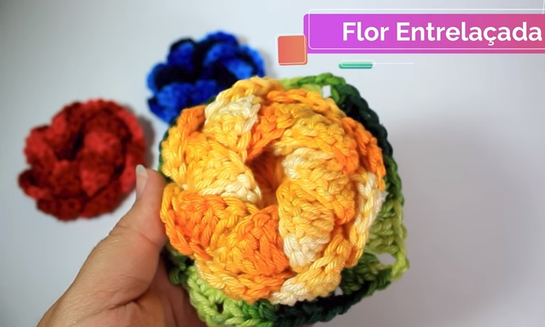 Flor Entrelaçada Em Crochê – Material e Vídeo