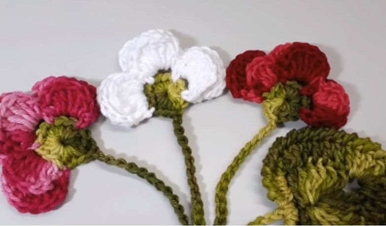 Folha e Botão Para Aplicação Crochê – Material e Vídeo