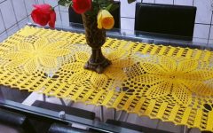 Caminho de Mesa Amarelo Em Crochê – Material e Vídeo