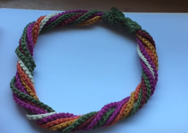 Colar Correntinhas Coloridas Em Crochê – Material e Vídeo