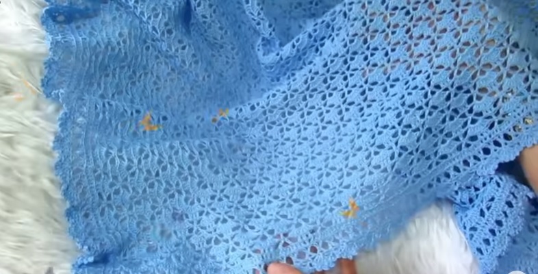 Manta Rendada Azul Em Crochê – Material e Vídeo