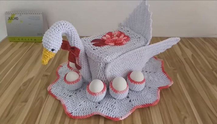 Cisne Porta Ovos Em Crochê – Material e Vídeo  
